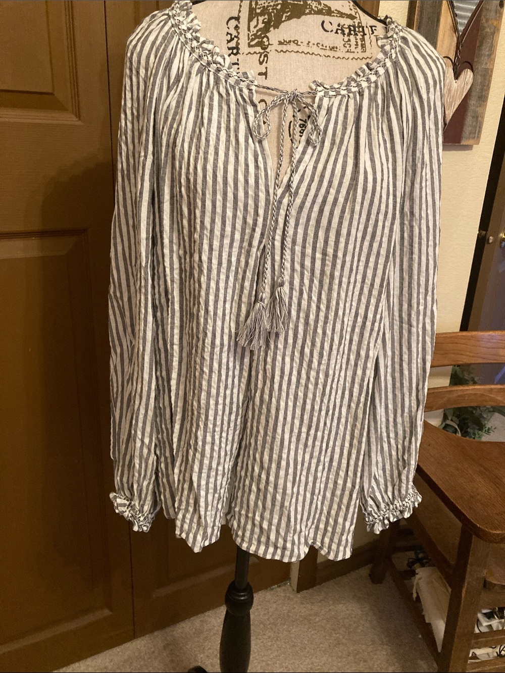 Max Studio Boho Vertical Striped Long Sleeve Peasant Top Like New!